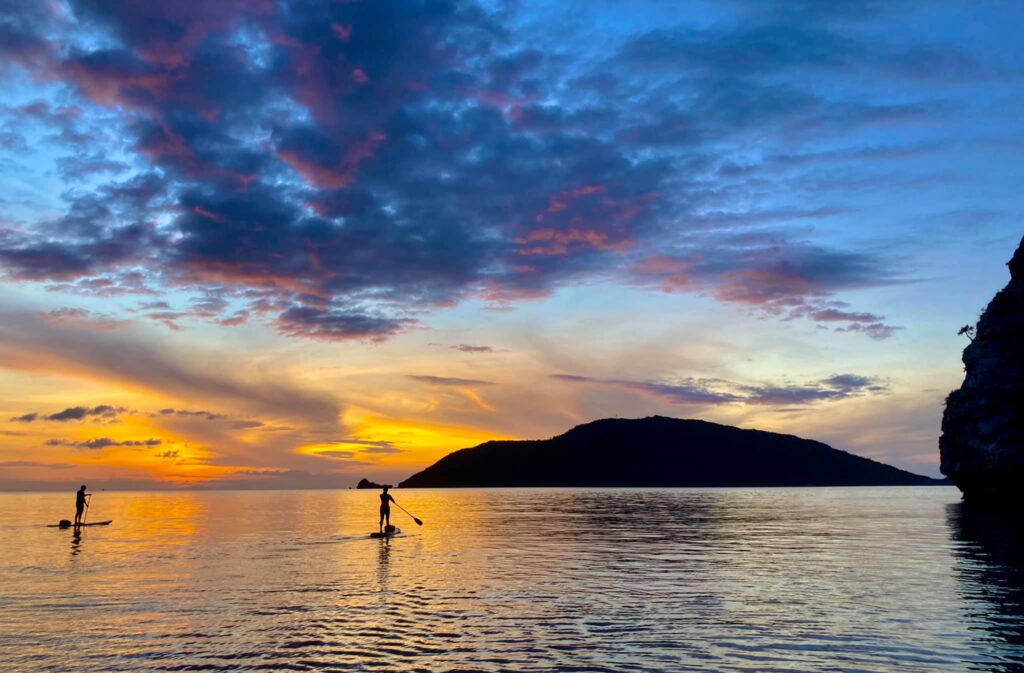 This image has an empty alt attribute; its file name is SUP-Hua-Hin-1024x673.jpg