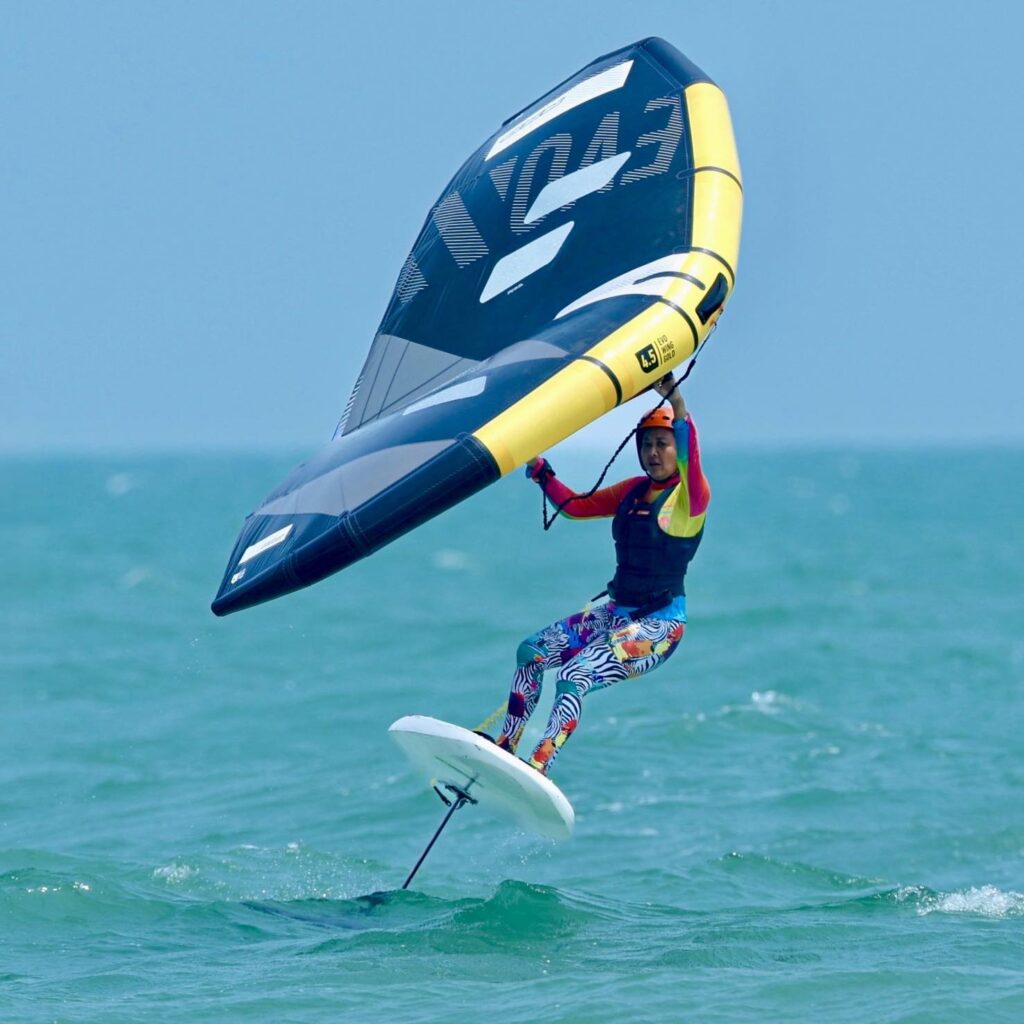 This image has an empty alt attribute; its file name is Wing-Foiling-Hua-Hin-1024x1024.jpg